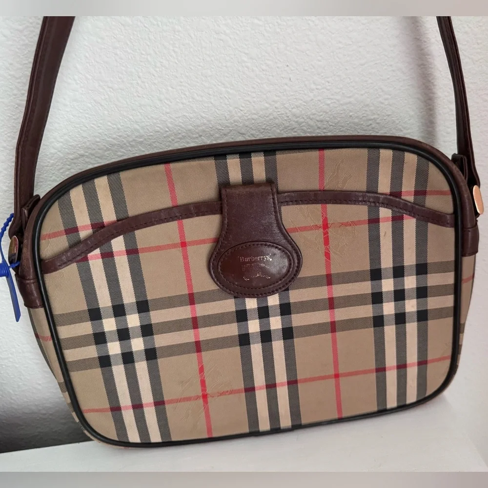 Burberrys Shoulder Bag - Picture 4 of 10